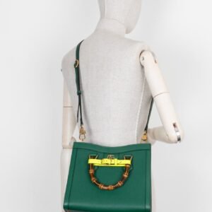 GUCCI Small Diana Bag Leather Green | AlmaBagz