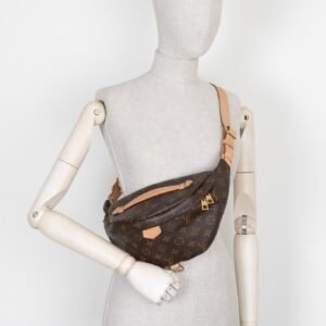 LOUIS VUITTON Bum Bag MNG Canvas | AlmaBagz
