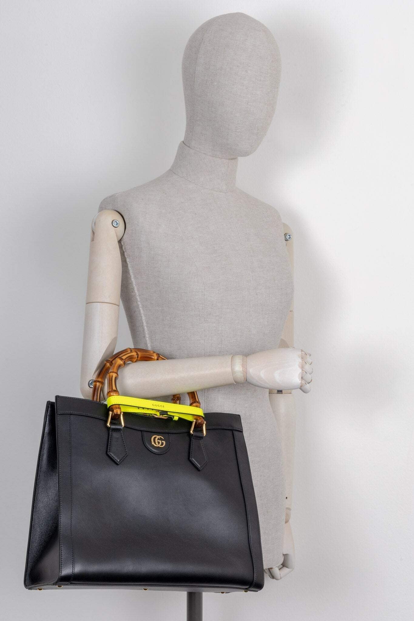 GUCCI Diana Medium Tote Bag Black | AlmaBagz