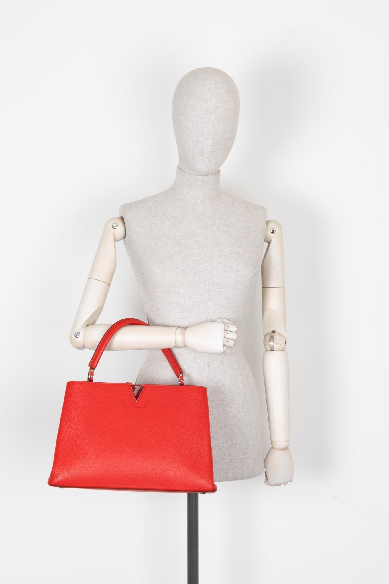 LOUIS VUITTON Capucine GM Red | AlmaBagz