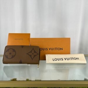 LOUIS VUITTON Monogram Giant Reverse Zippy Wallet | AlmaBagz
