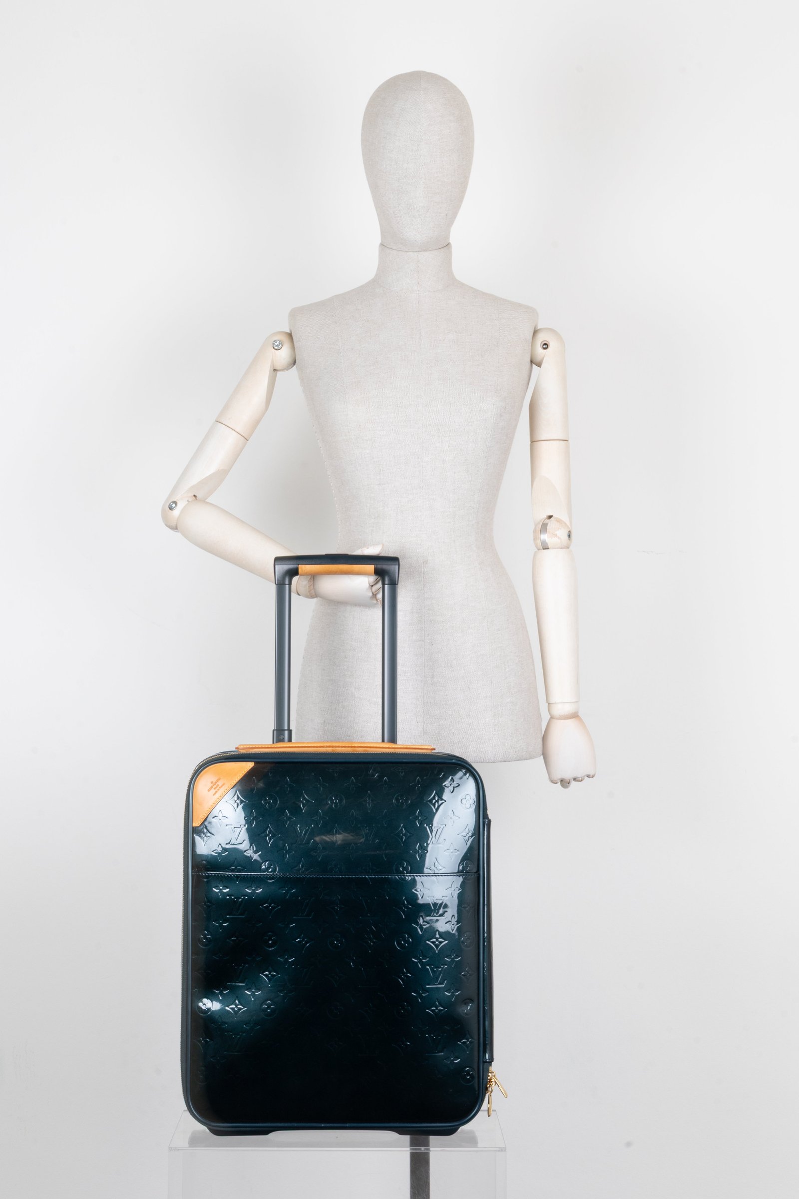 LOUIS VUITTON Pegase 45 Suitcase Vernis Green | AlmaBagz