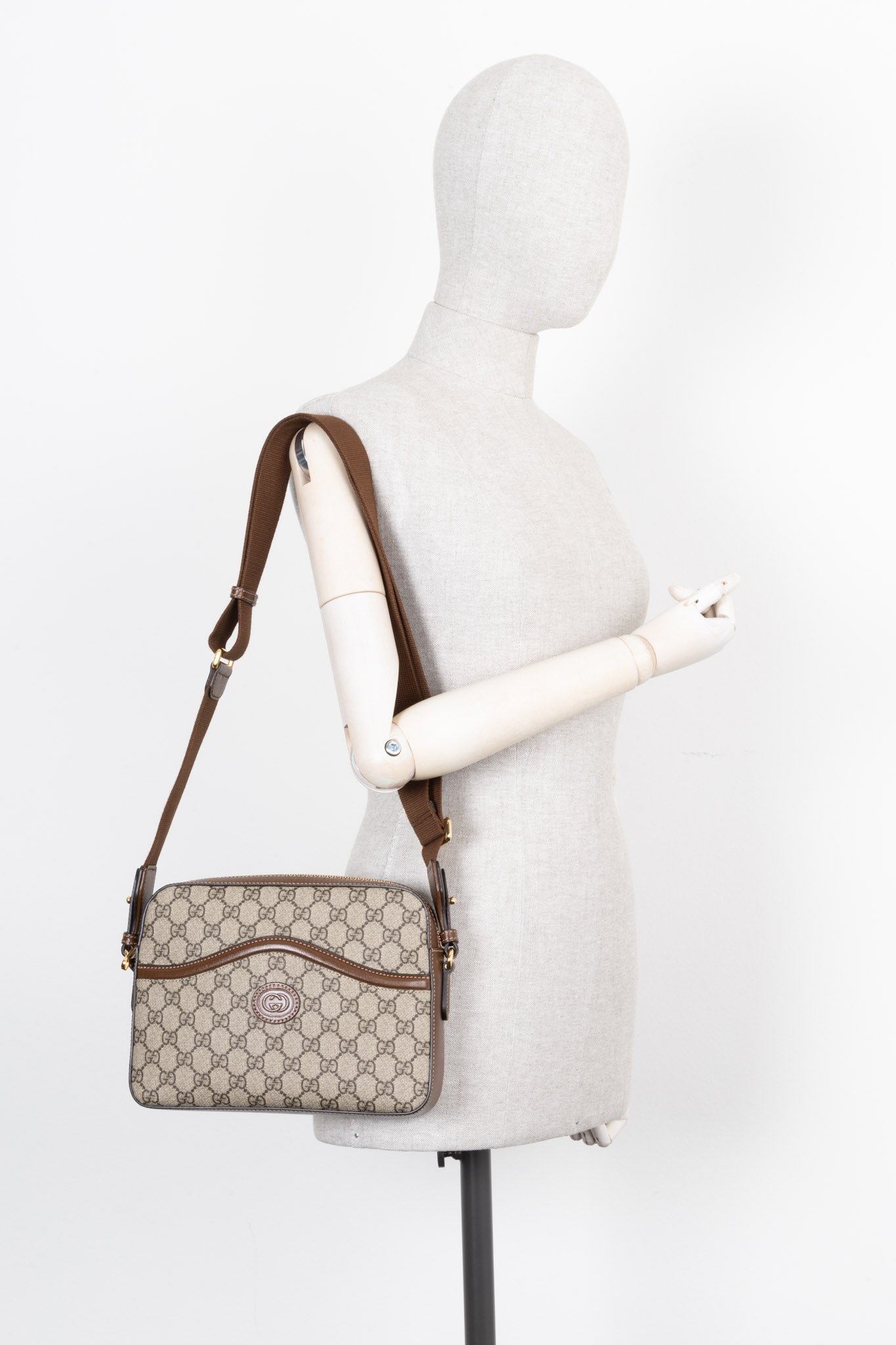 GUCCI Messenger Bag Supreme Canvas Brown | AlmaBagz