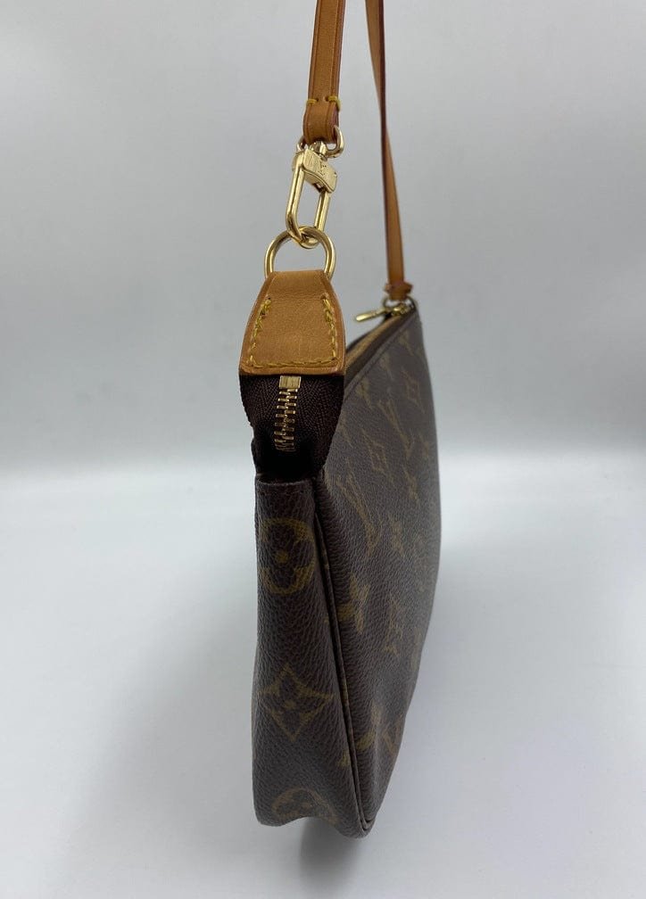 Louis Vuitton Pochette with shoulder strap and crossbody. | AlmaBagz - Image 17