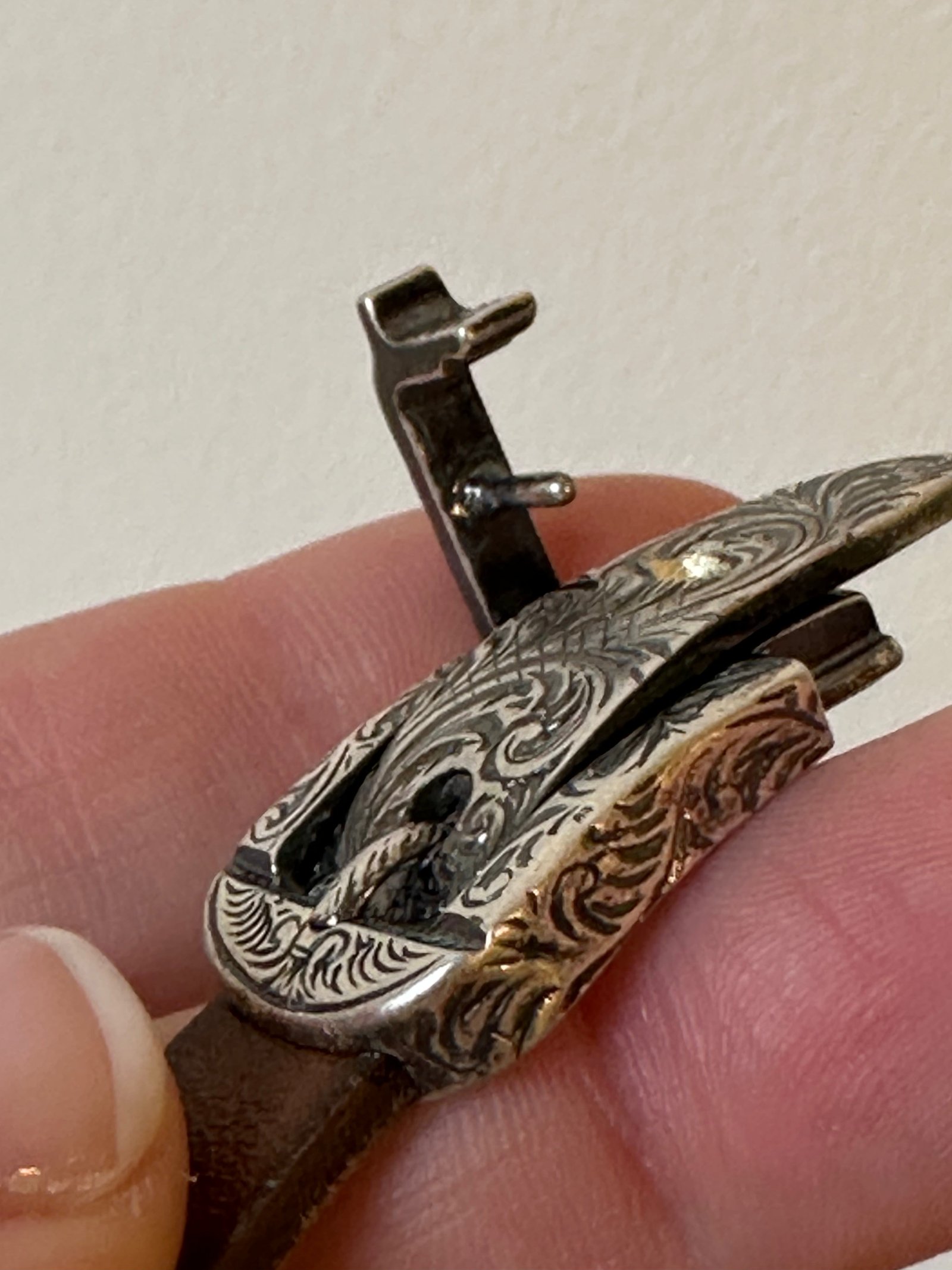 Gucci Anger Forest Wolf Head Leather Bracelet in Brown | AlmaBagz - Image 13