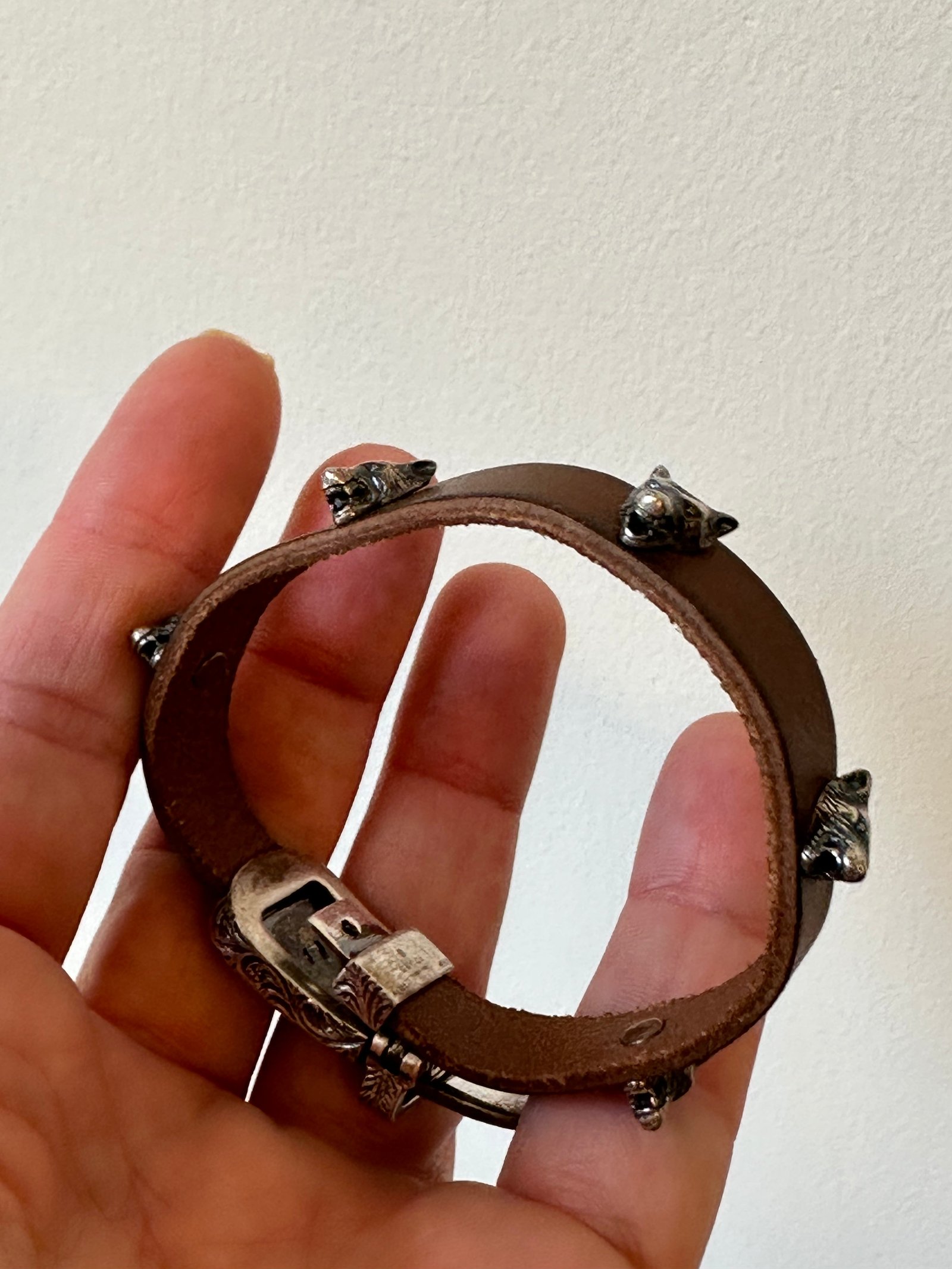 Gucci Anger Forest Wolf Head Leather Bracelet in Brown | AlmaBagz - Image 19