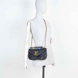 LOUIS VUITTON New Wave Chain Bag MM Black | AlmaBagz