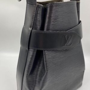 Louis Vuitton Sac d'épaule | AlmaBagz