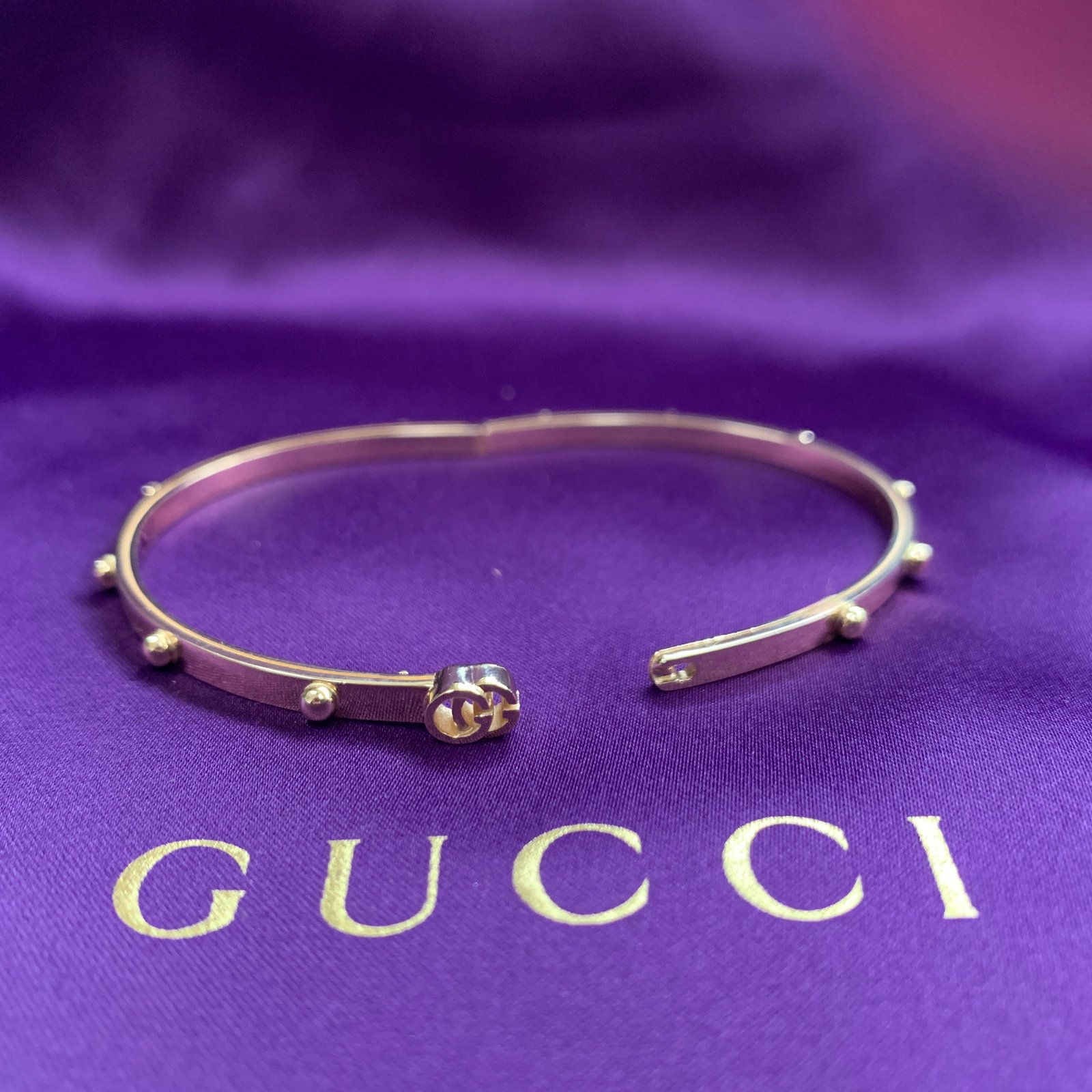 Gucci GG Running Bangle In 18K Yellow Gold | AlmaBagz