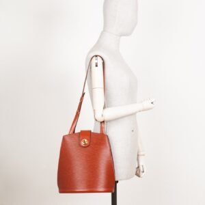 LOUIS VUITTON Sac Cluny Epi Cacao | AlmaBagz