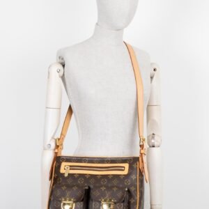 LOUIS VUITTON Hudson GM MNG Canvas | AlmaBagz