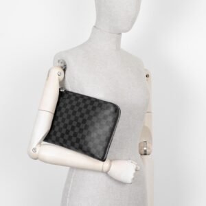 LOUIS VUITTON Pochette Damier Graphite | AlmaBagz