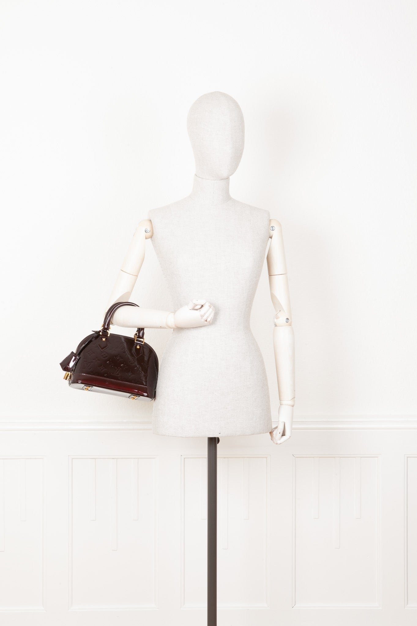 LOUIS VUITTON Alma BB MNG Vernis Amarante 2012 | AlmaBagz