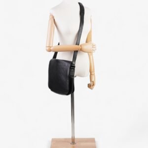 Gucci Flap Messenger Black Leather | AlmaBagz