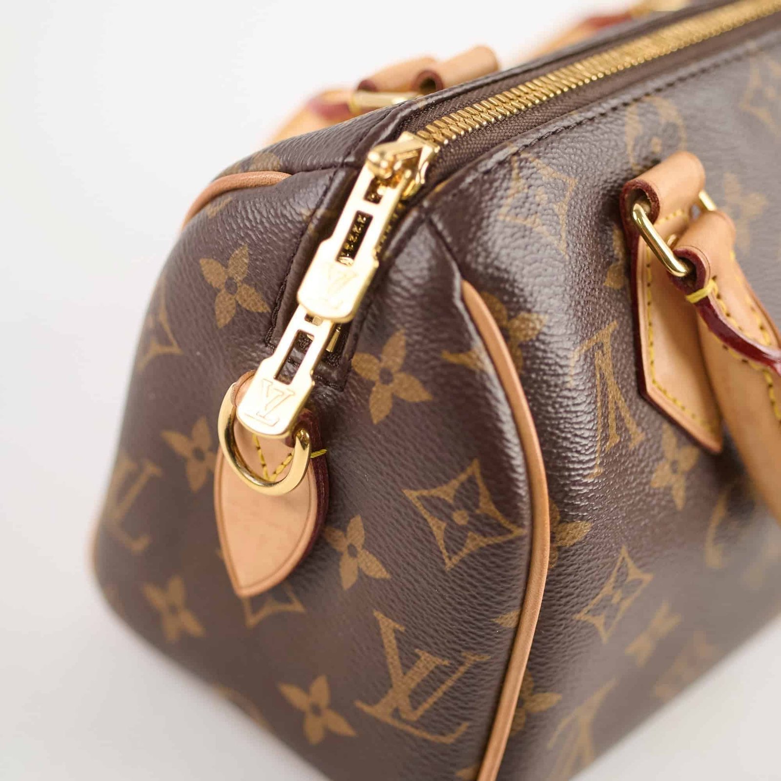 Louis Vuitton Speedy 20 Monogram | AlmaBagz - Image 4