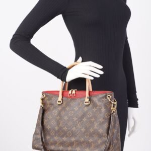 Louis Vuitton Pallas Monogram Canvas MM | AlmaBagz