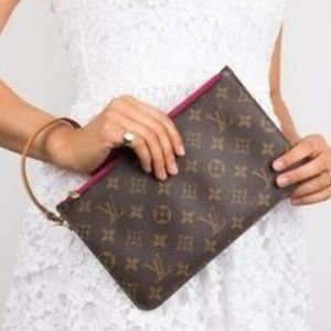 Louis Vuitton Monogram Wristlet | AlmaBagz