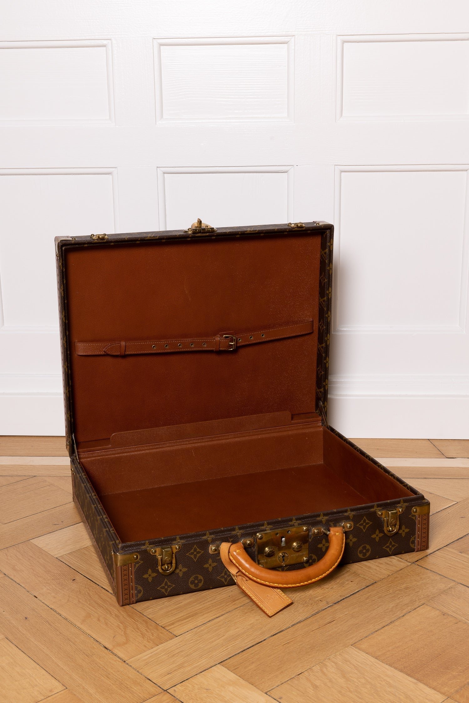 LOUIS VUITTON President Briefcase MNG | AlmaBagz - Image 4
