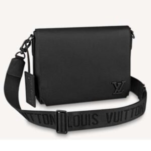 Louis Vuitton LV Unisex Aerogram Messenger Black Grained Calf Cowhide Leather | AlmaBagz
