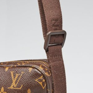 Louis Vuitton Monogram Canvas Trotteur Beaubourg Bag | AlmaBagz