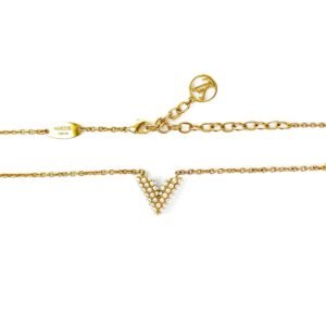 Louis Vuitton Essential V Pearl Necklace | AlmaBagz