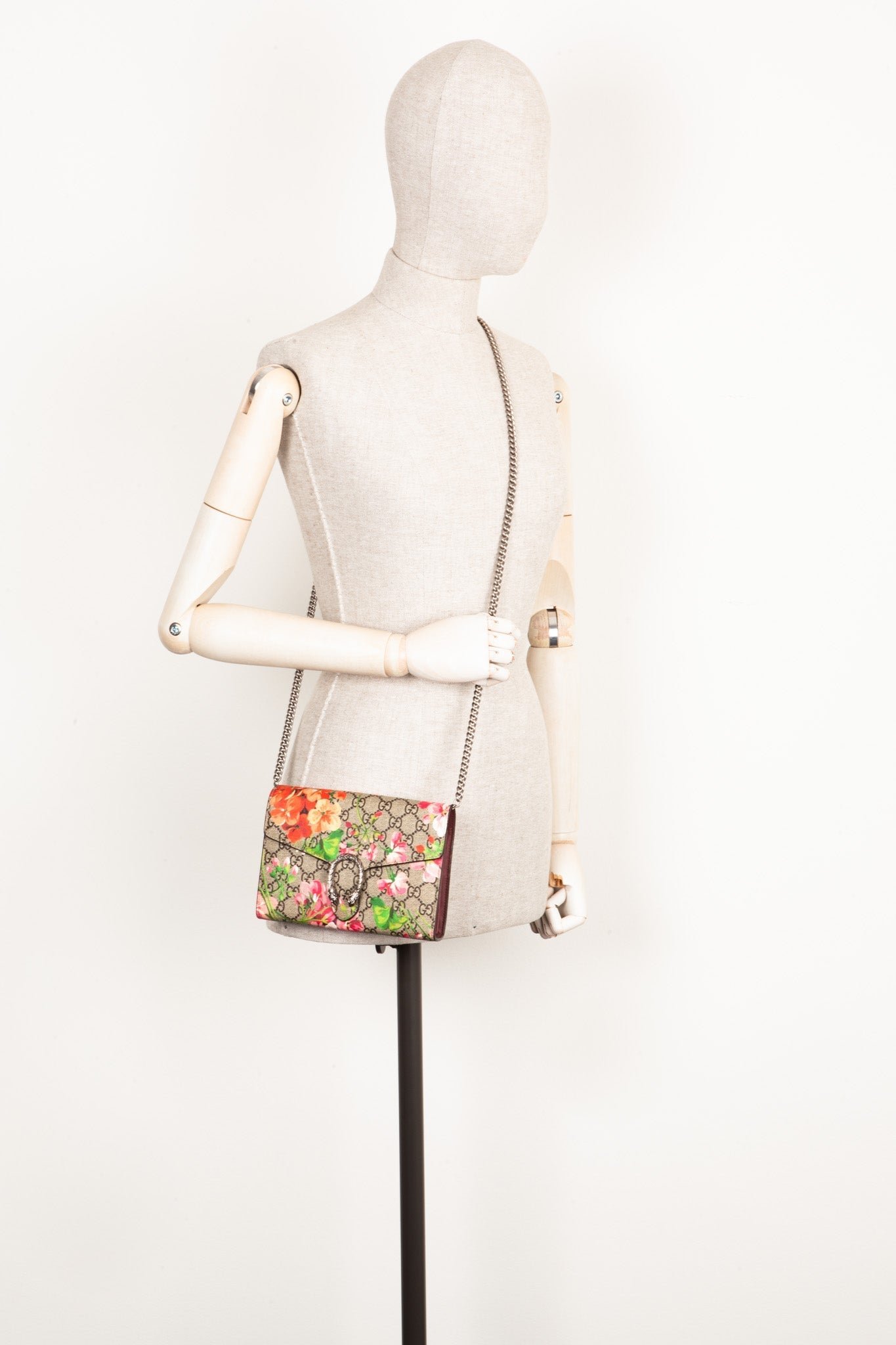 GUCCI Dionysus GG Supreme Flora WOC | AlmaBagz