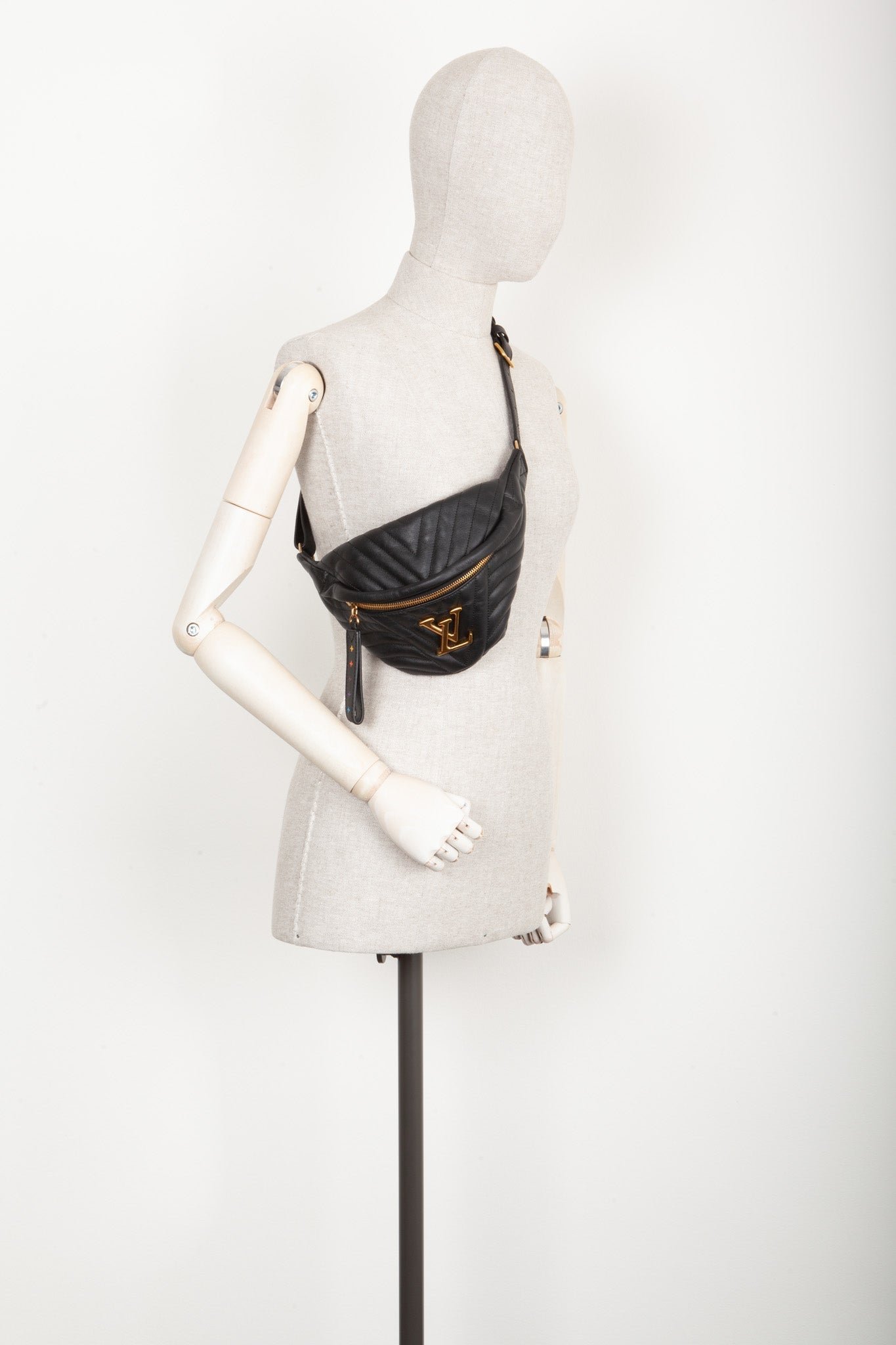 LOUIS VUITTON New Wave Bumbag Black | AlmaBagz