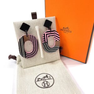 HERMES Pierce H124895FL02 Buffalo Horn, Lacquer pink Ism Pop Line | AlmaBagz
