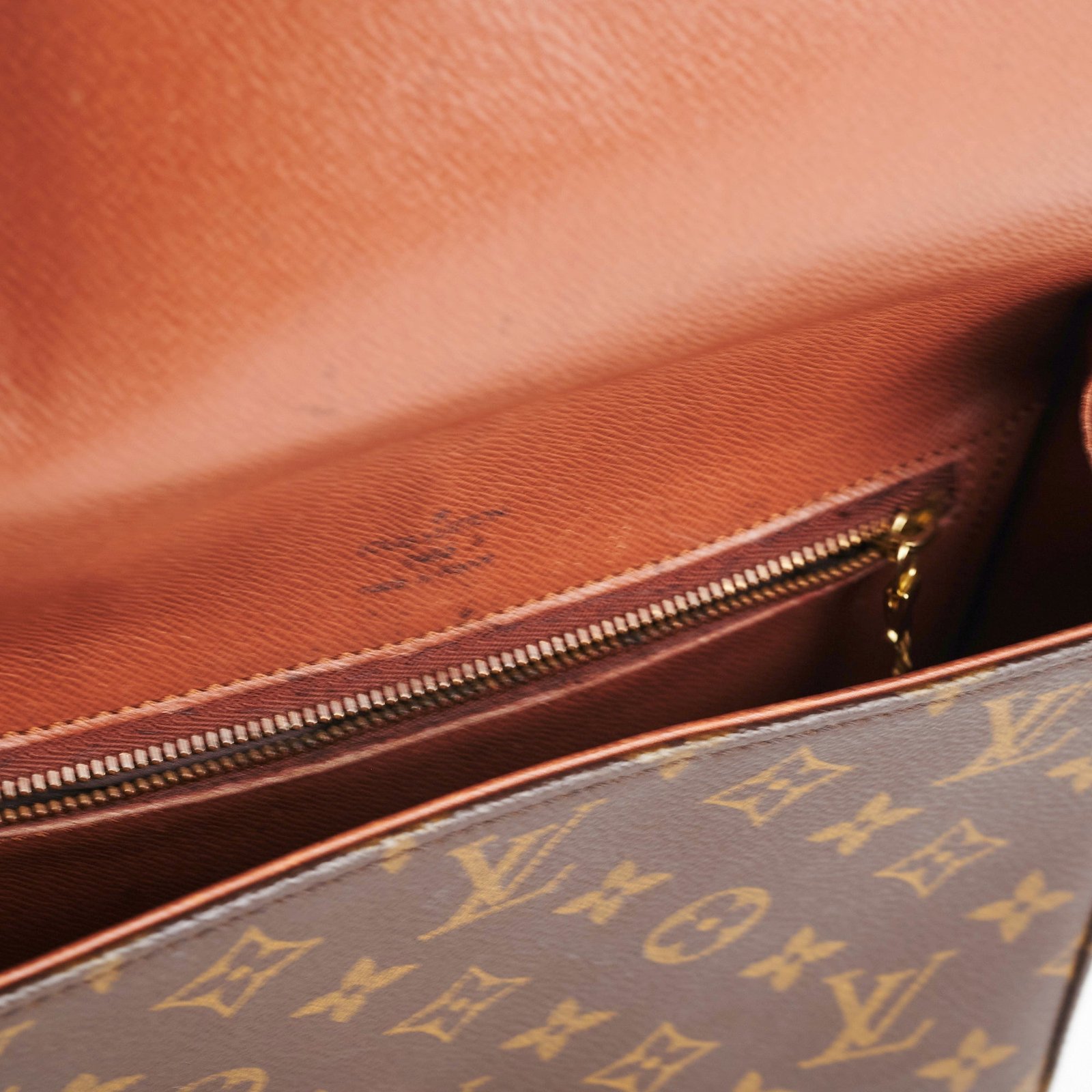 Louis Vuitton Saint Cloud GM Monogram | AlmaBagz - Image 6
