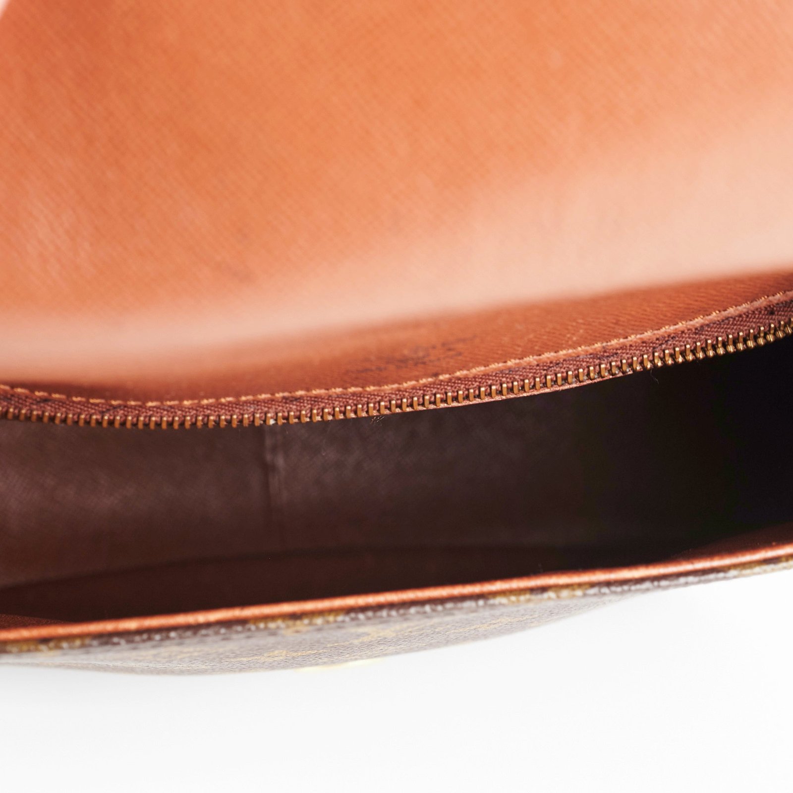 Louis Vuitton Saint Cloud GM Monogram | AlmaBagz - Image 5