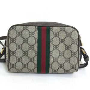 GUCCI Shoulder Bag 680128 GG Supreme Canvas Beige x brown GG BB logo Hacker camera bag Women Secondhand | AlmaBagz