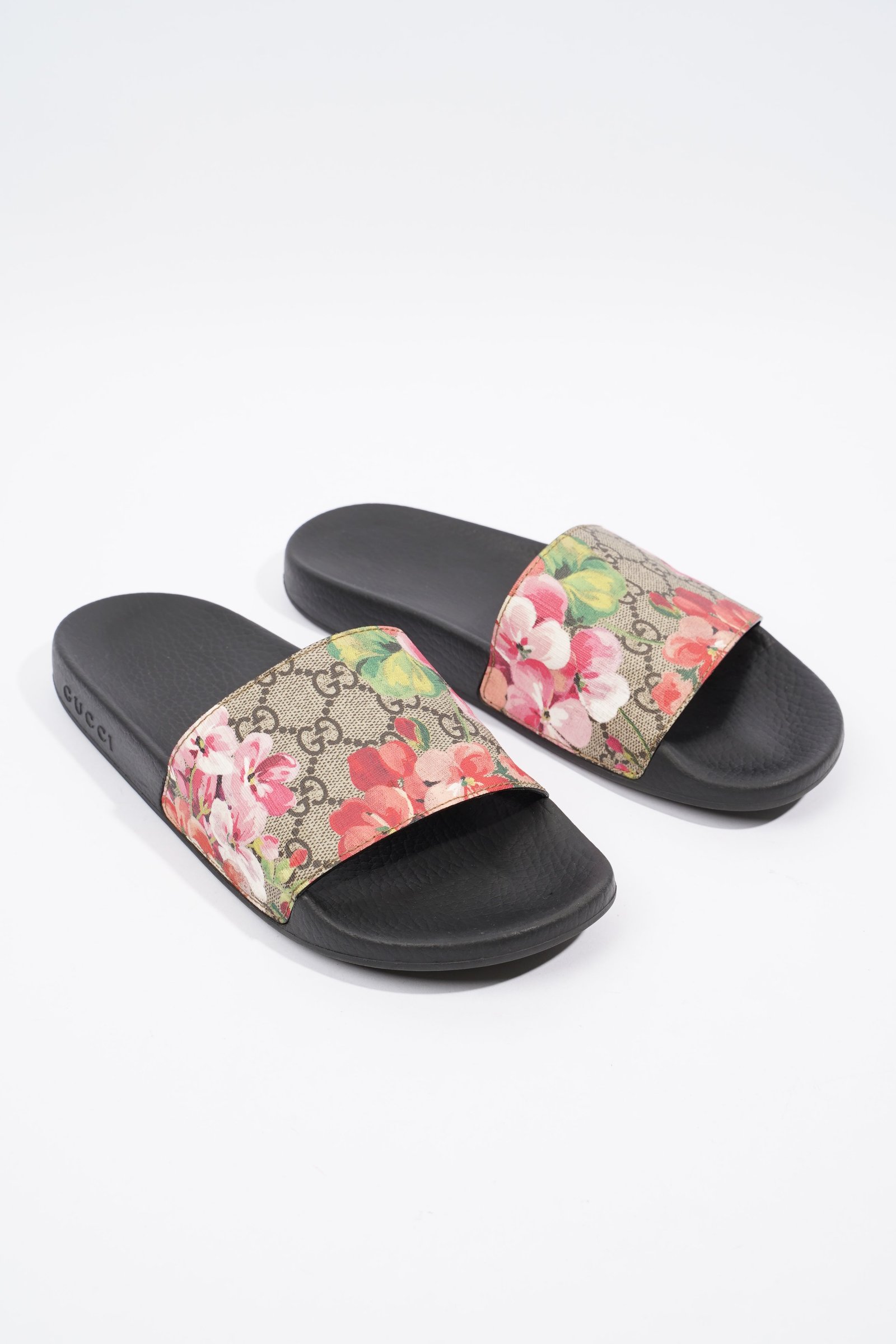 Gucci GG Blooms Supreme Floral Floral / Black Canvas EU 38 UK 5 | AlmaBagz