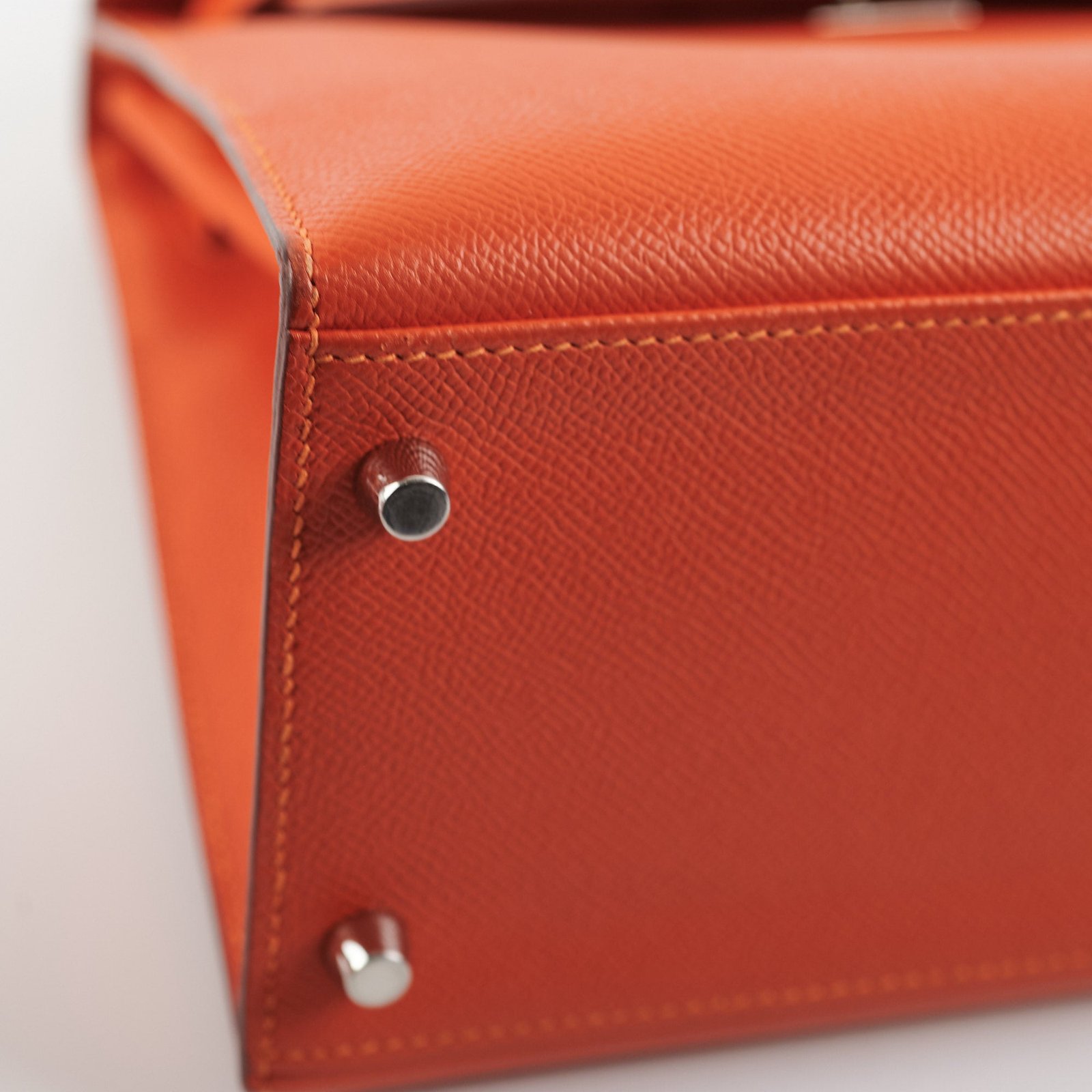 Hermes Kelly 28 Epsom Orange Stamp O square (2011) | AlmaBagz - Image 10