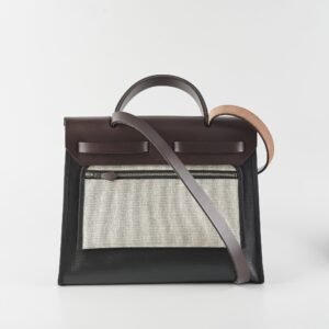 Hermes Herbag 31 Noir/Ebene Toile Berline Stamp Z (2021) | AlmaBagz