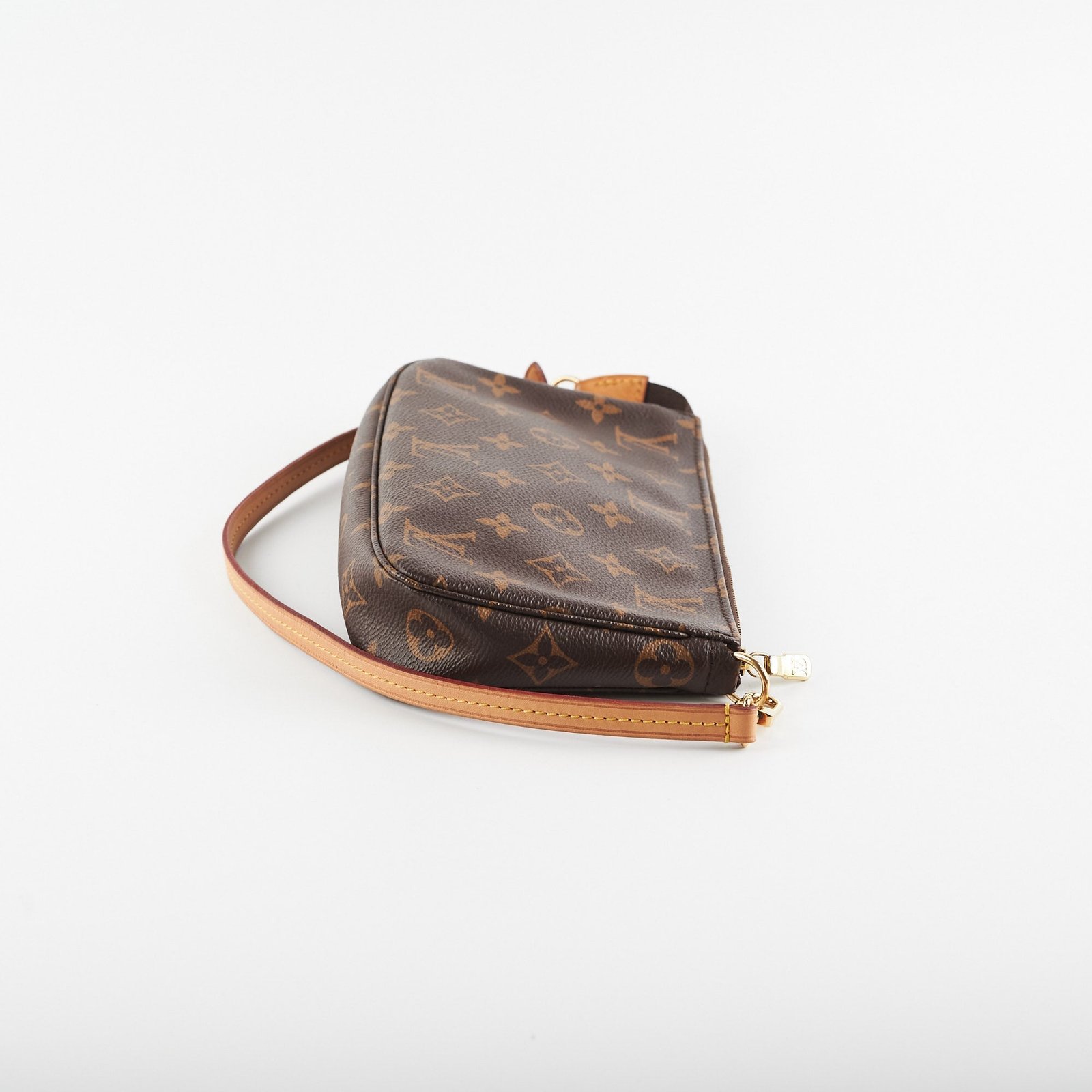 Louis Vuitton Pochette Accessorie Monogram | AlmaBagz - Image 2