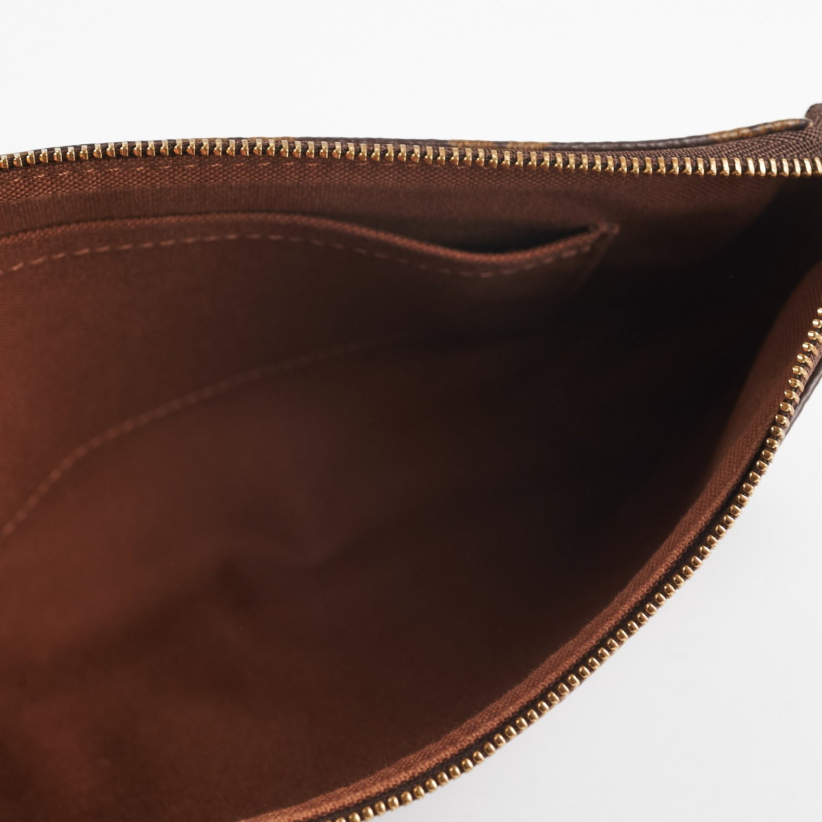 Louis Vuitton Pochette Accessorie Monogram | AlmaBagz - Image 4