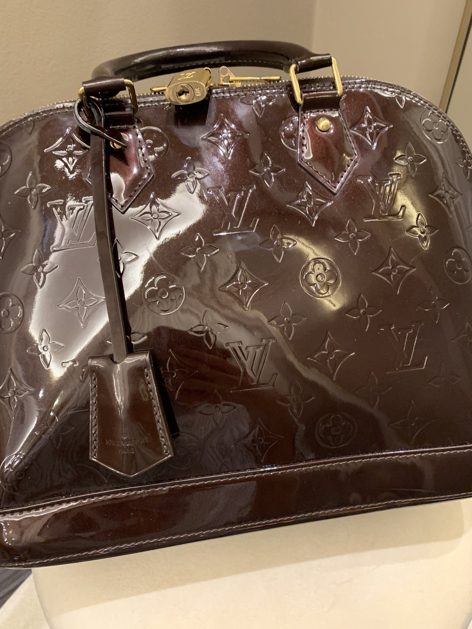 Louis Vuitton Alma Amarante Vernice | AlmaBagz