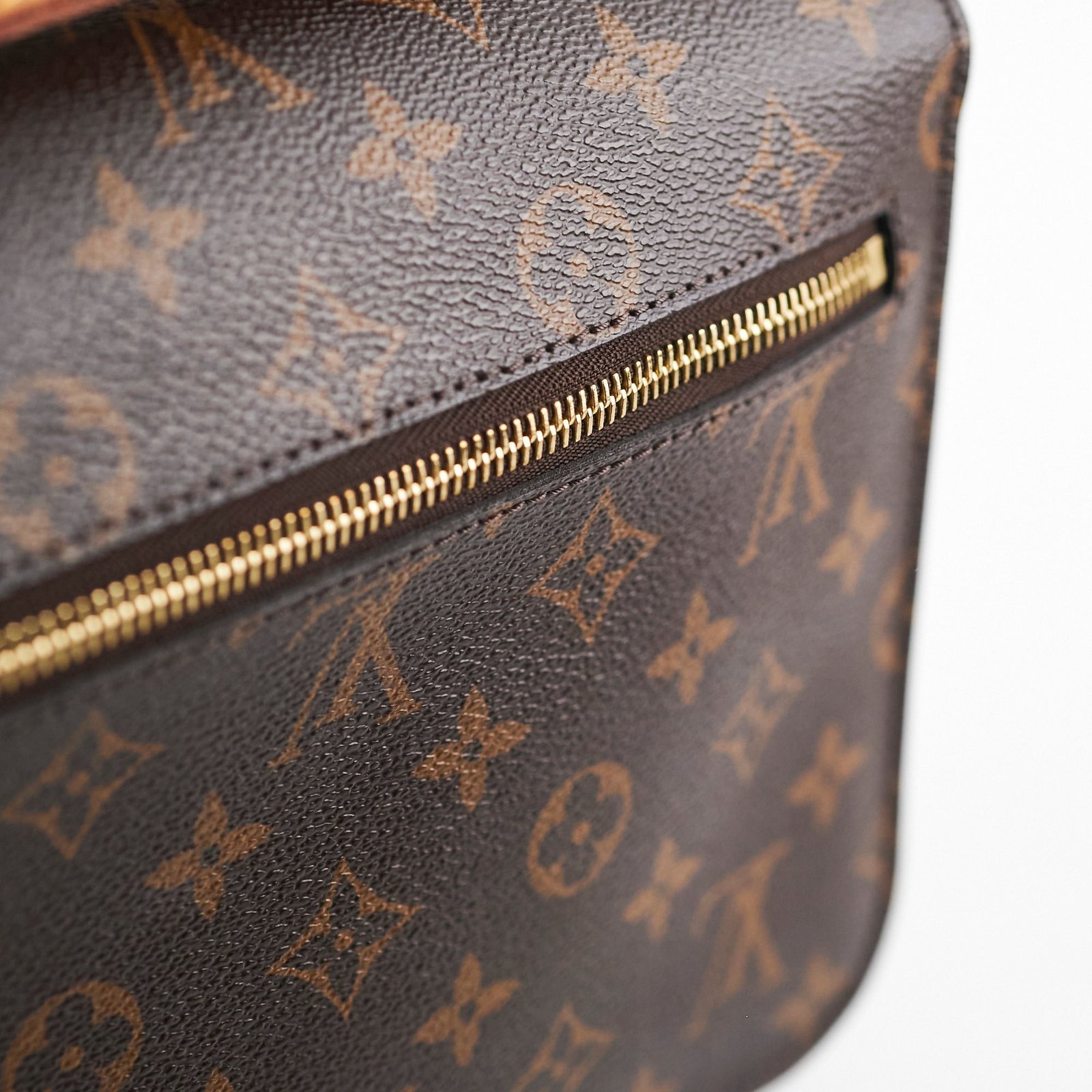 Louis Vuitton Pochette Metis Monogram | AlmaBagz - Image 6