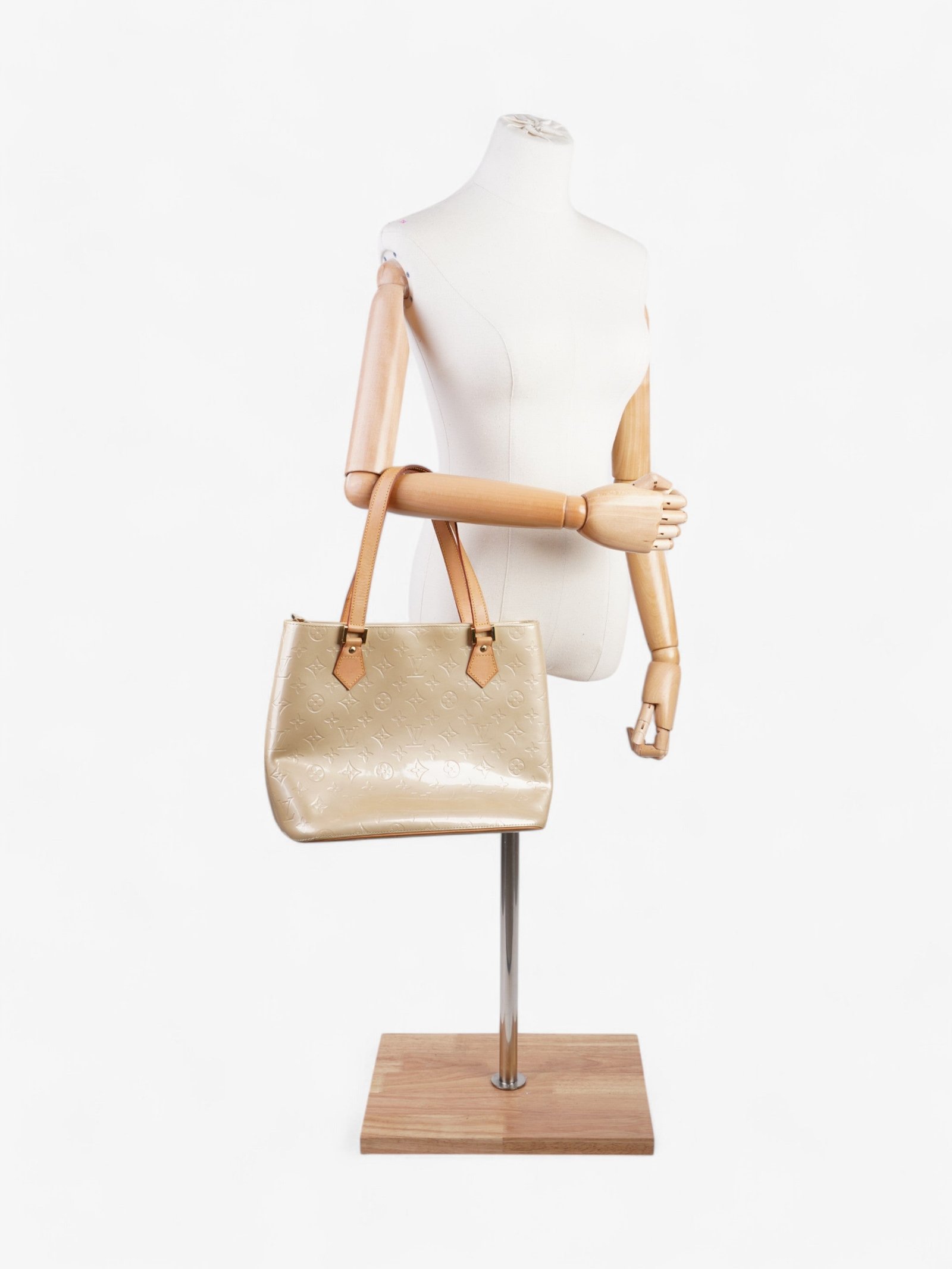 Louis Vuitton Houston Beige Vernis Leather | AlmaBagz