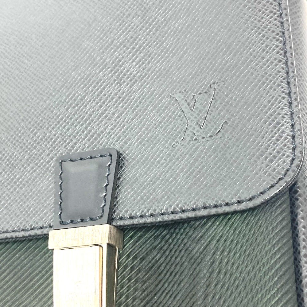 LOUIS VUITTON Shoulder Bag M30882 Taiga Leather Aldoise Taiga Saratov GM | AlmaBagz - Image 5