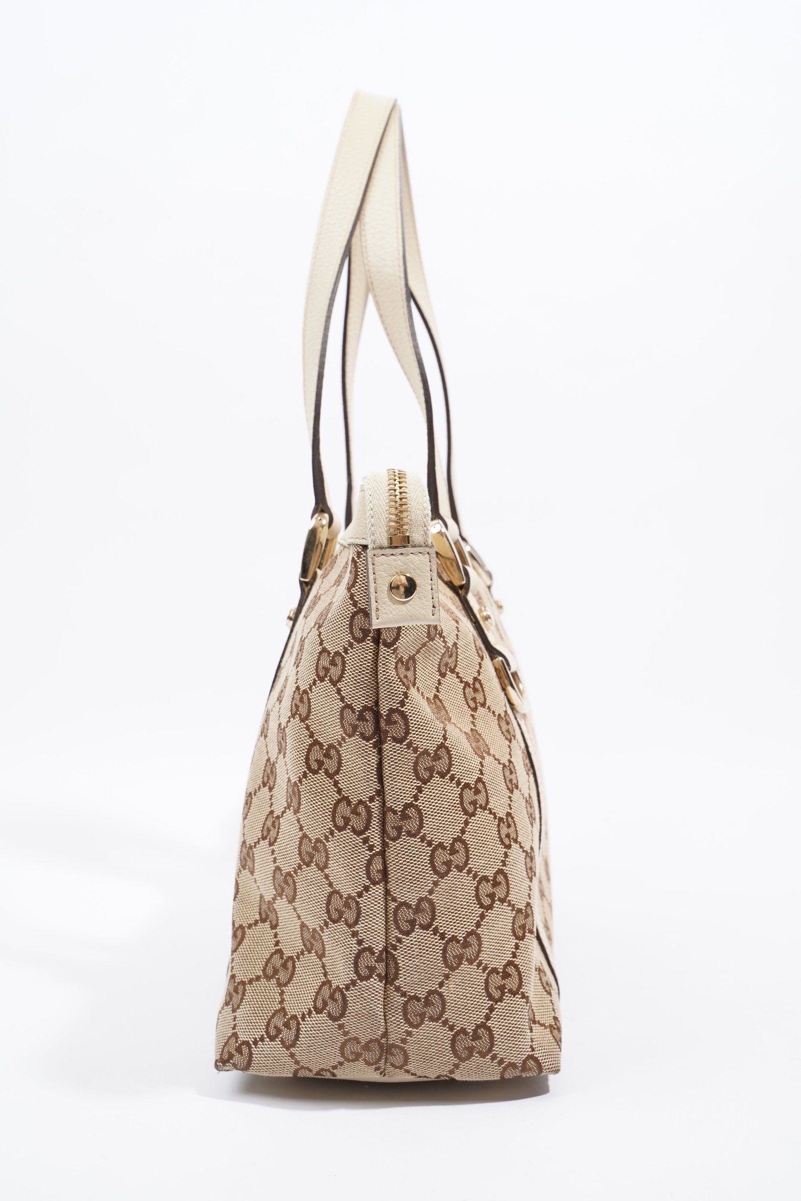 Gucci Abbey Shoulder Bag Supreme Print / White Canvas Medium | AlmaBagz - Image 2