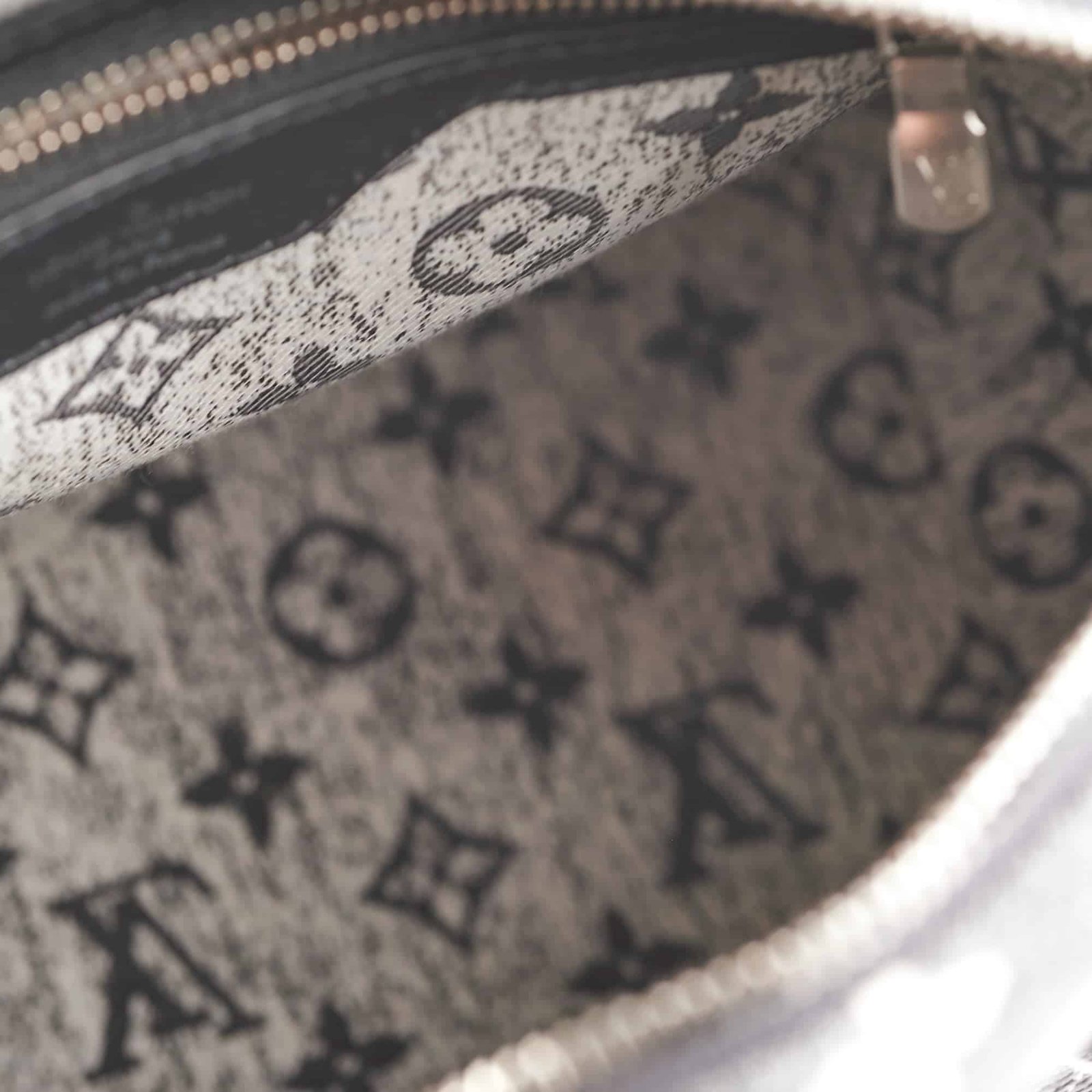 Louis Vuitton Speedy 25 Bandouliere Denim | AlmaBagz - Image 5
