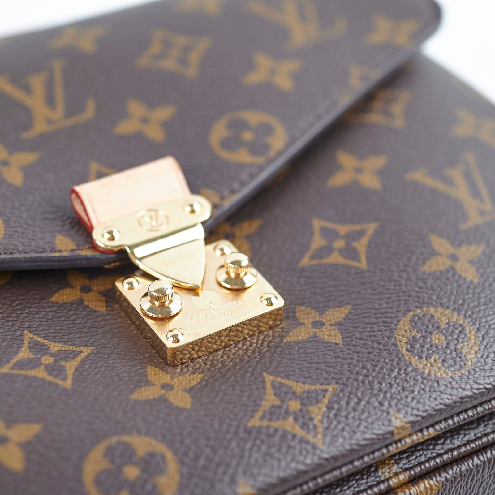 Louis Vuitton Pochette Metis MM Monogram | AlmaBagz - Image 11