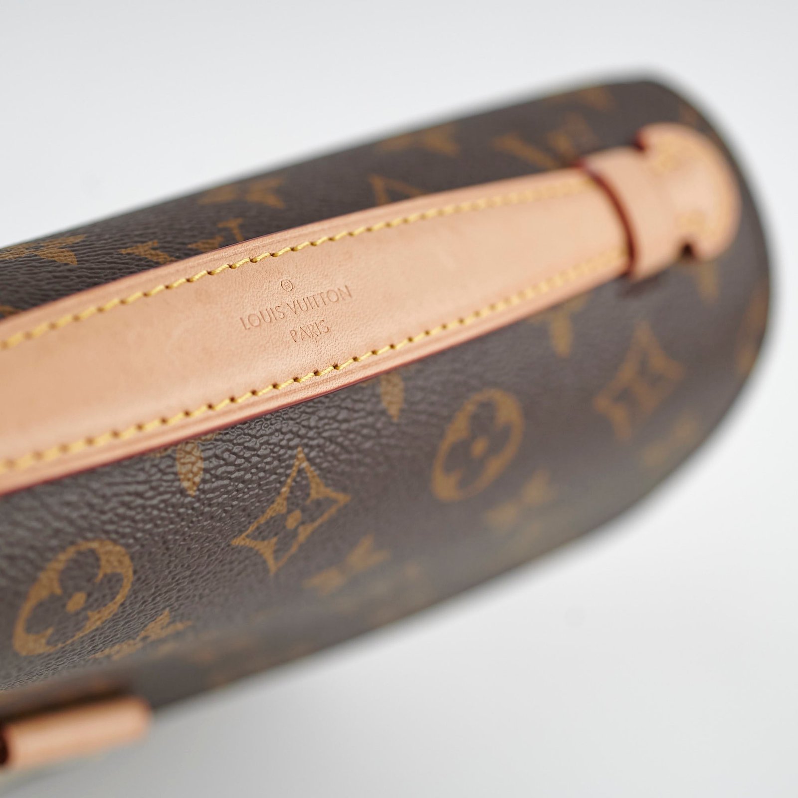 Louis Vuitton Pochette Metis MM Monogram | AlmaBagz - Image 3