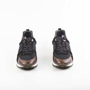 Louis Vuitton Neo Run Away Size 39 Sneakers | AlmaBagz