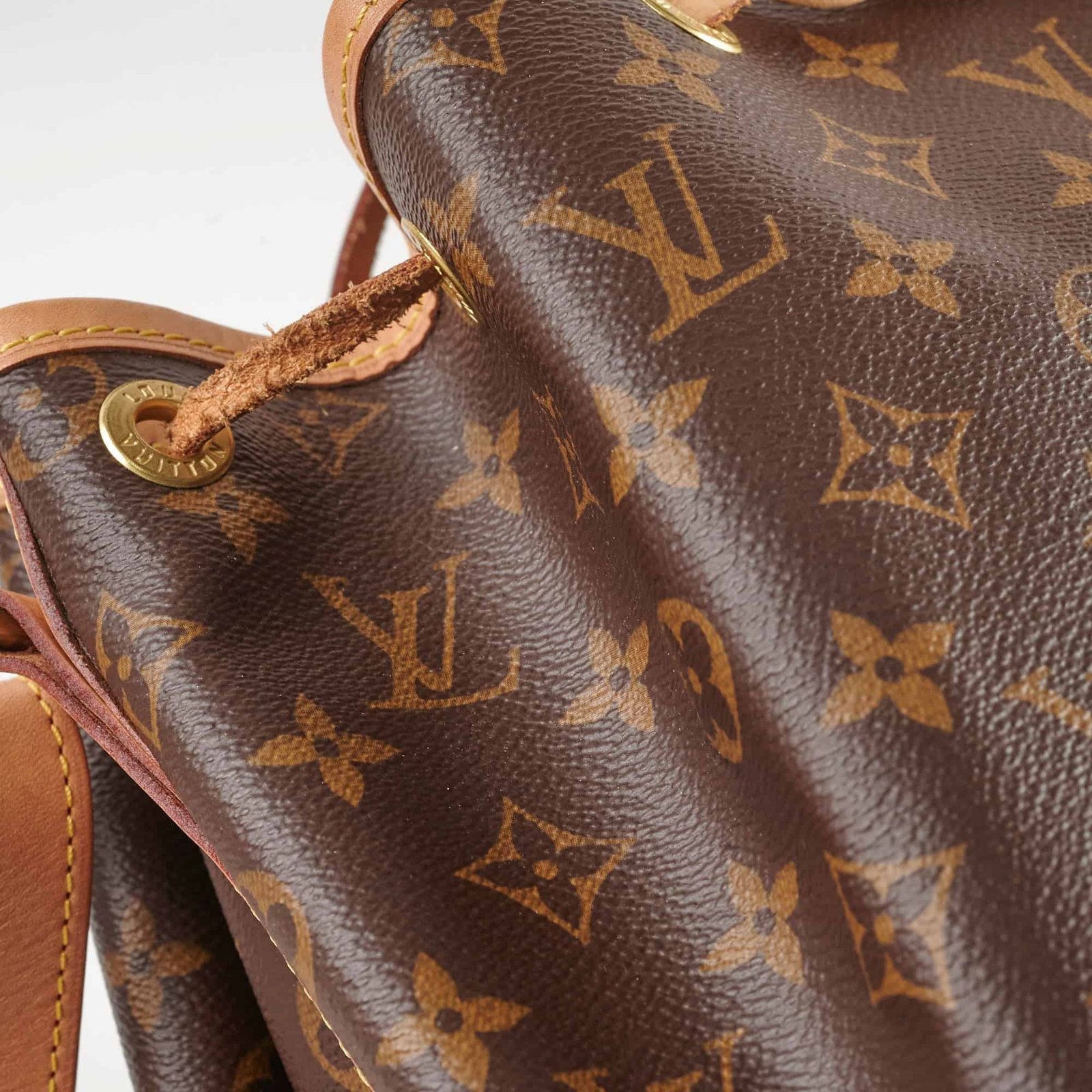 Louis Vuitton Petite Neo Noe Monogram | AlmaBagz - Image 9