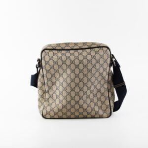 Gucci Messenger GG Supreme Canvas Large | AlmaBagz