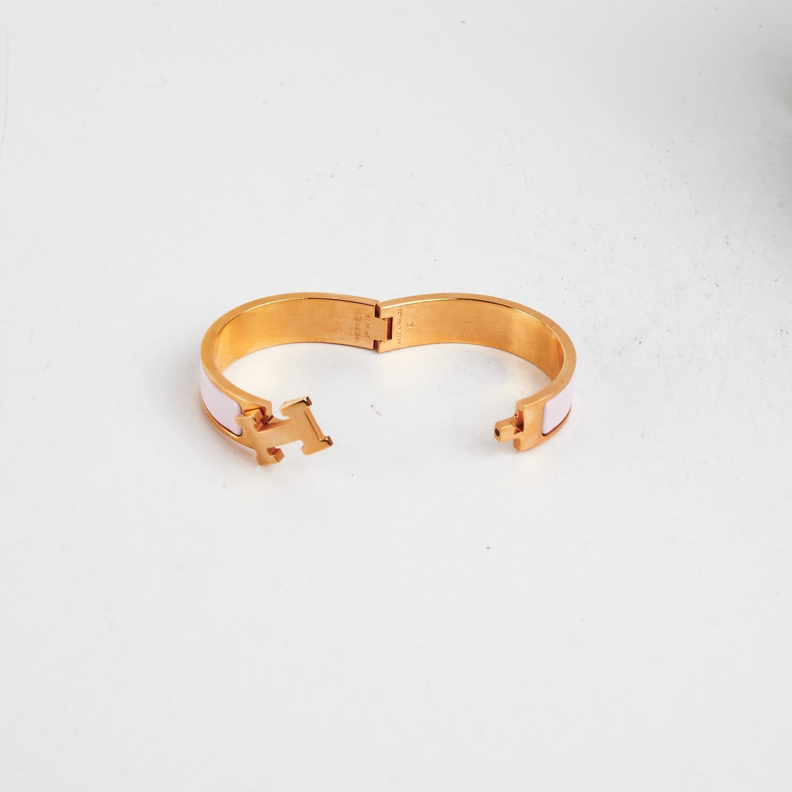Hermes Clic H Bracelet Pink PM | AlmaBagz