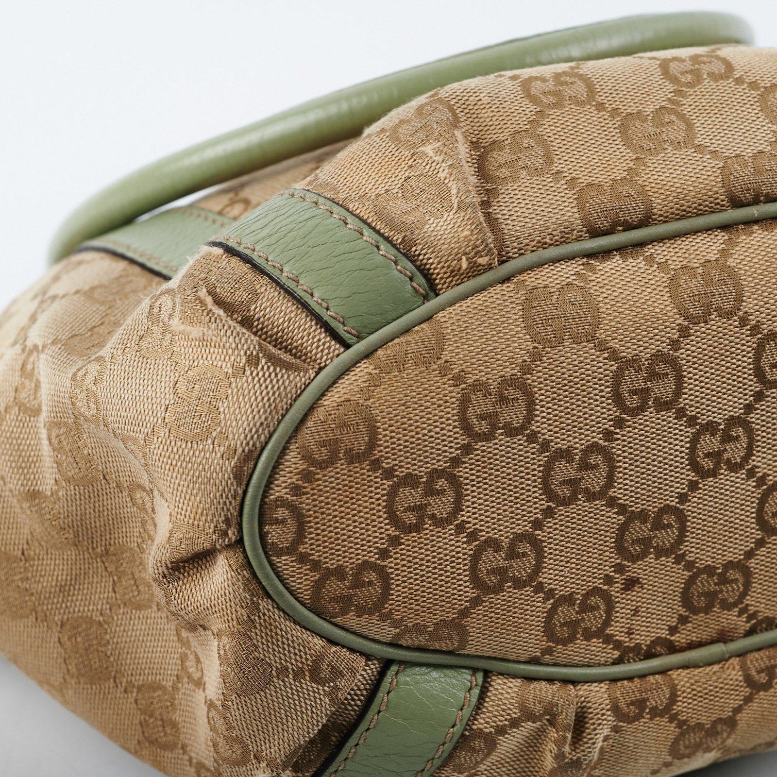 Gucci Abbey D-Ring Shoulder Bag | AlmaBagz - Image 9