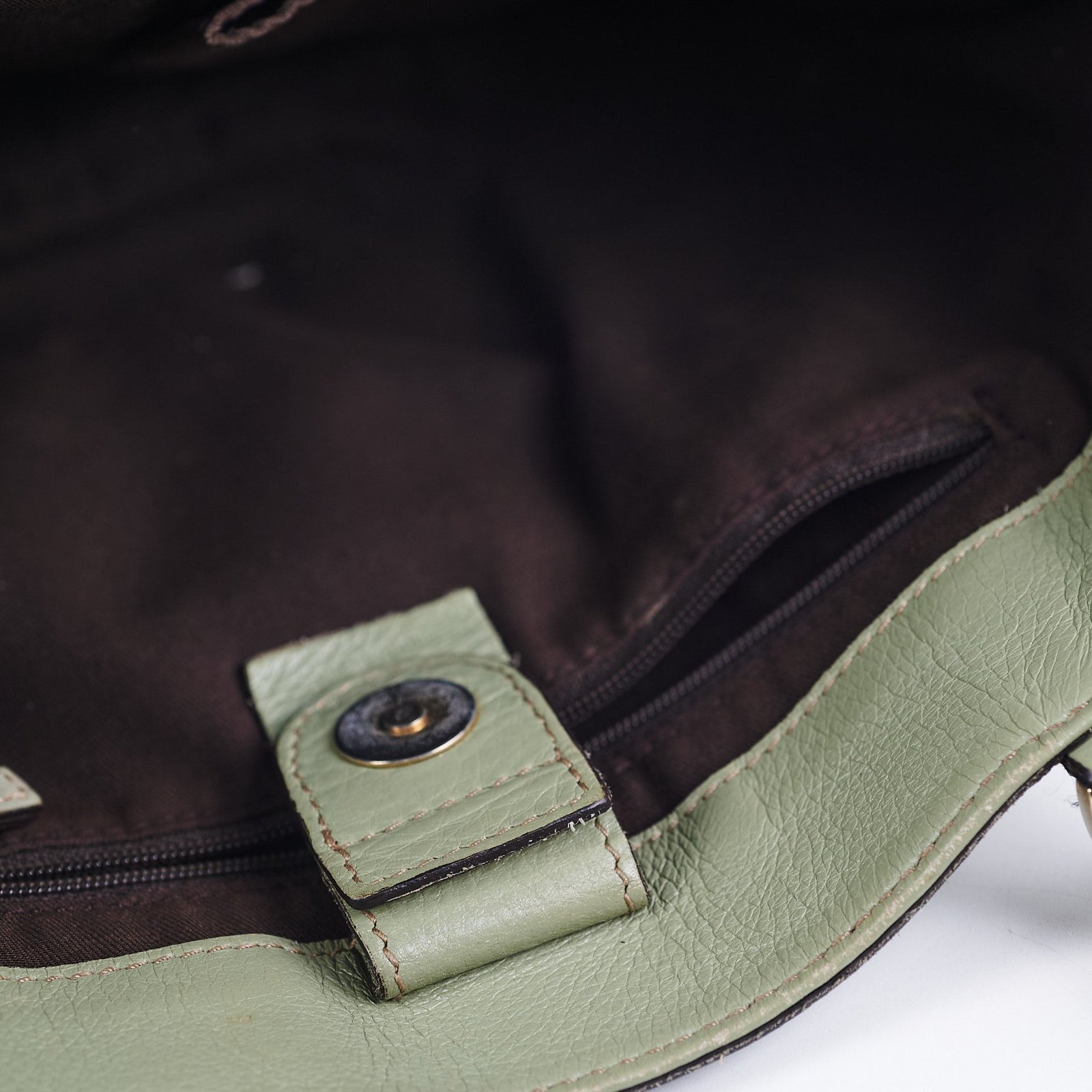 Gucci Abbey D-Ring Shoulder Bag | AlmaBagz - Image 7